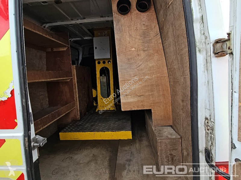 Véhicule utilitaire Ford
