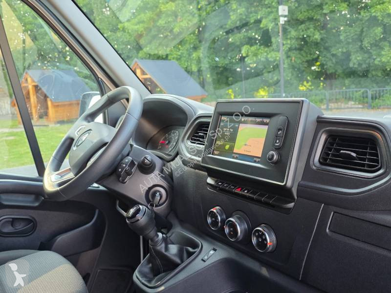 Samochód dostawczy Renault