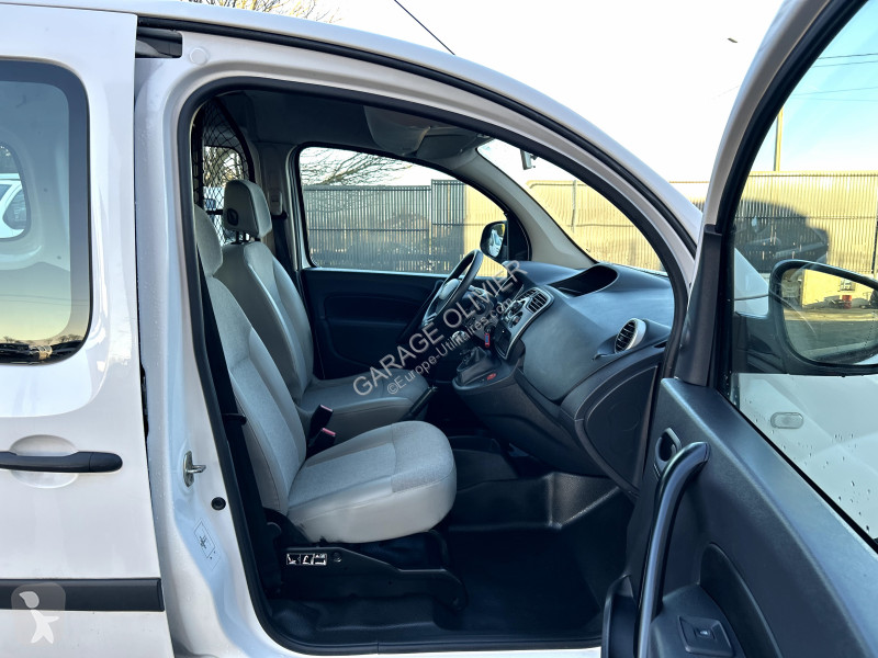 Véhicule utilitaire Renault Maxi Grand Volume...