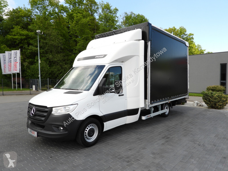 عربة نفعية Mercedes 230 LF