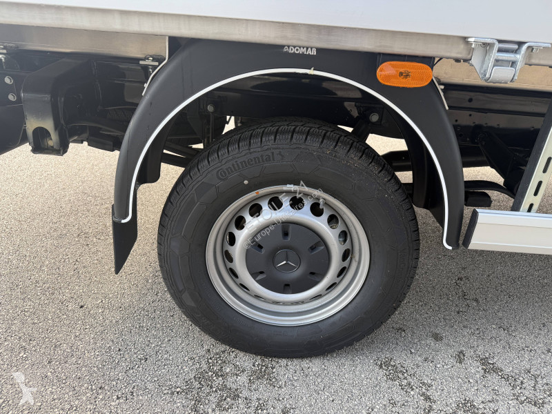 عربة نفعية Mercedes SPRINTER CHASSIS CAB 319...
