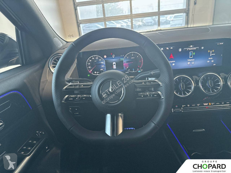 عربة نفعية Mercedes GLA 180 d 8G-DCT