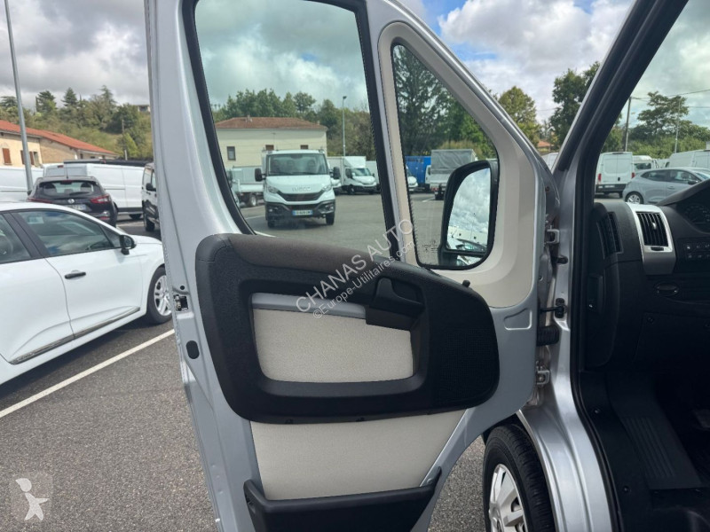 عربة نفعية Peugeot L1H1 2.2 BLUEHDI 140 PREMIUM...