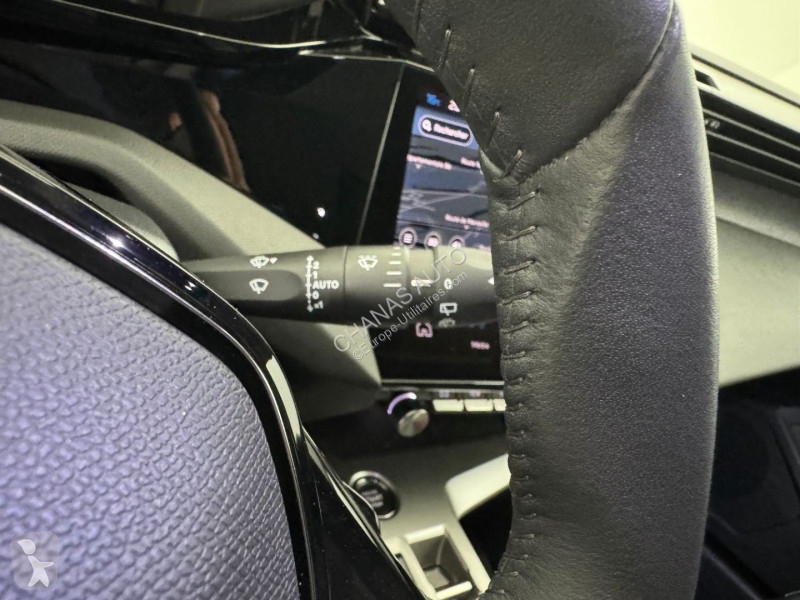 عربة نفعية Peugeot 1.5 BlueHDi 130 Allure EAT8