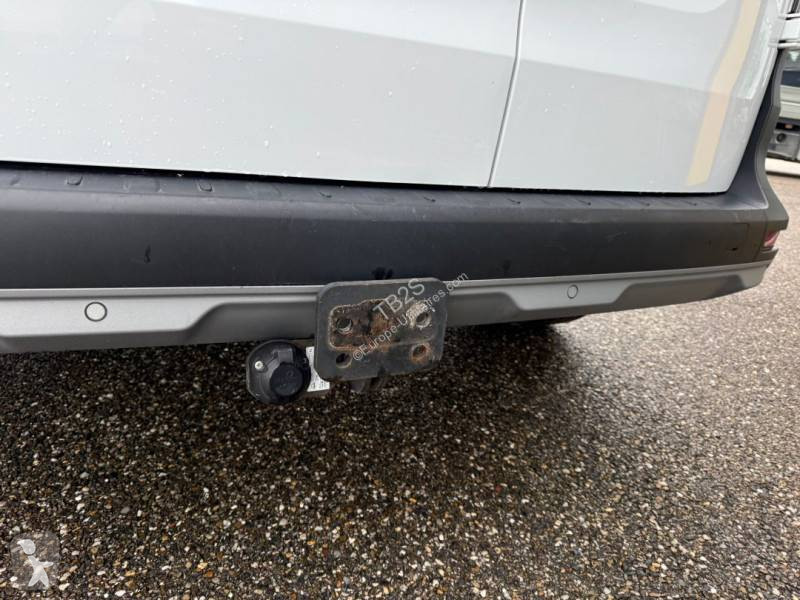 Véhicule utilitaire Nissan