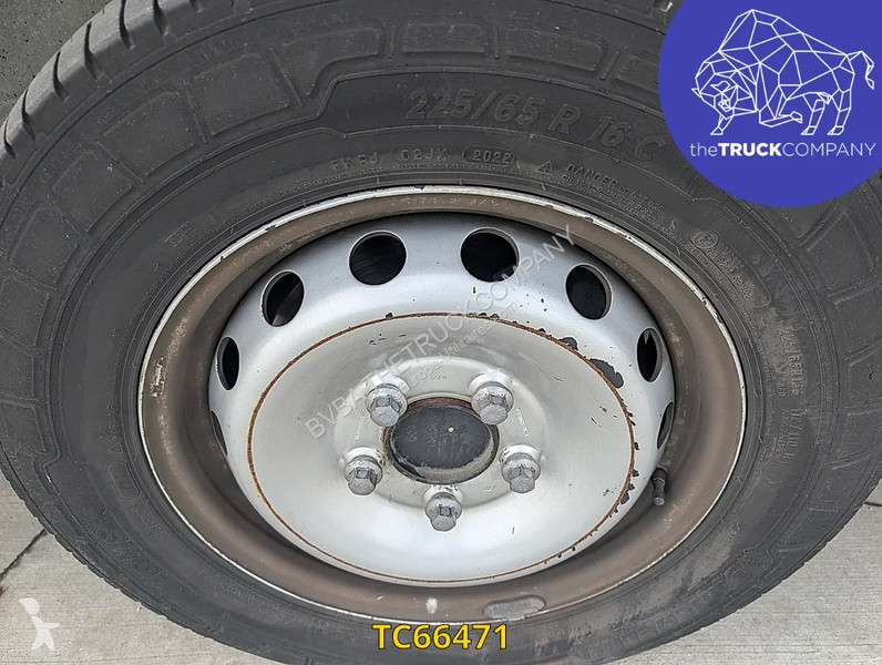 Samochód dostawczy Renault 145.35 nacelle