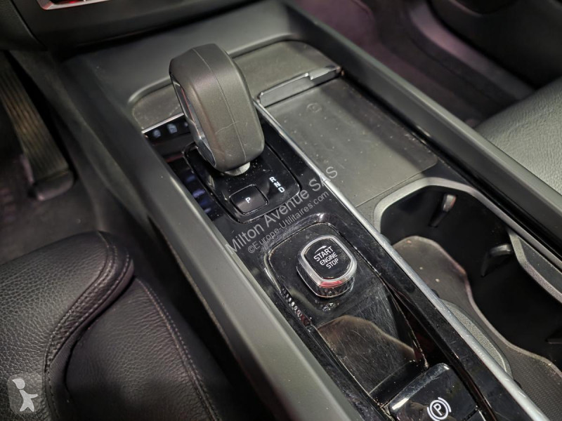 Samochód dostawczy Volvo XC60 B4 Micro-Hybride...
