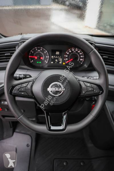 Véhicule utilitaire Nissan