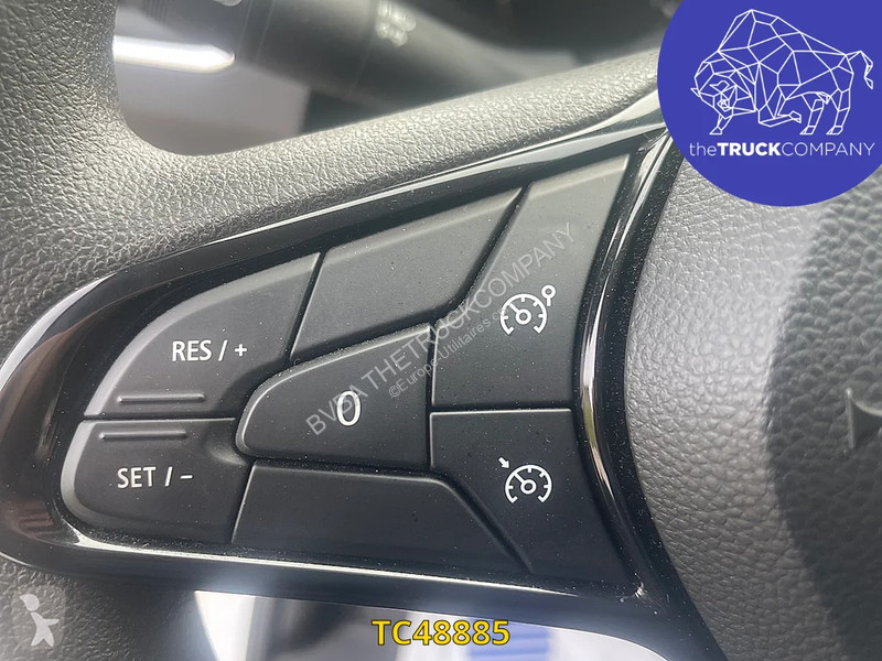 عربة نفعية Renault 3 150.30 EDC6 L1H1
