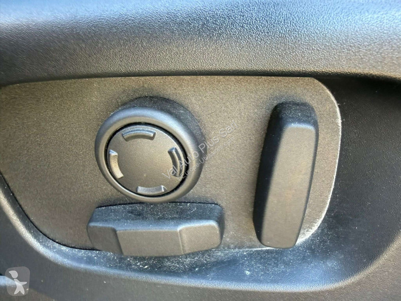 Samochód dostawczy Land Rover