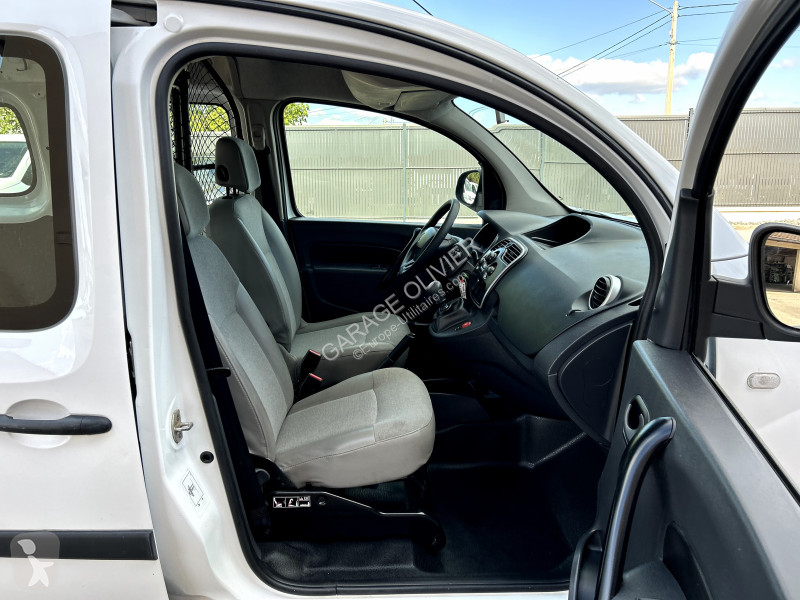 Véhicule utilitaire Renault Maxi Grand Volume...