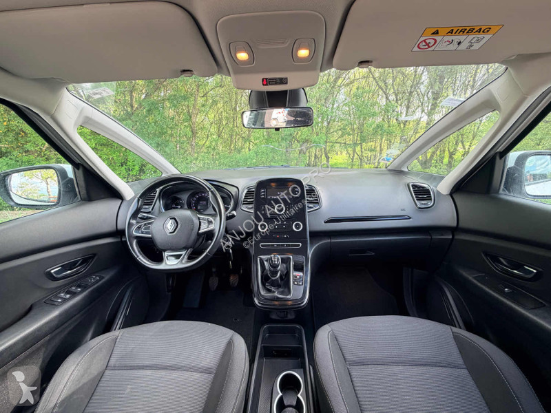 عربة نفعية Renault DCI 120ch LIFE