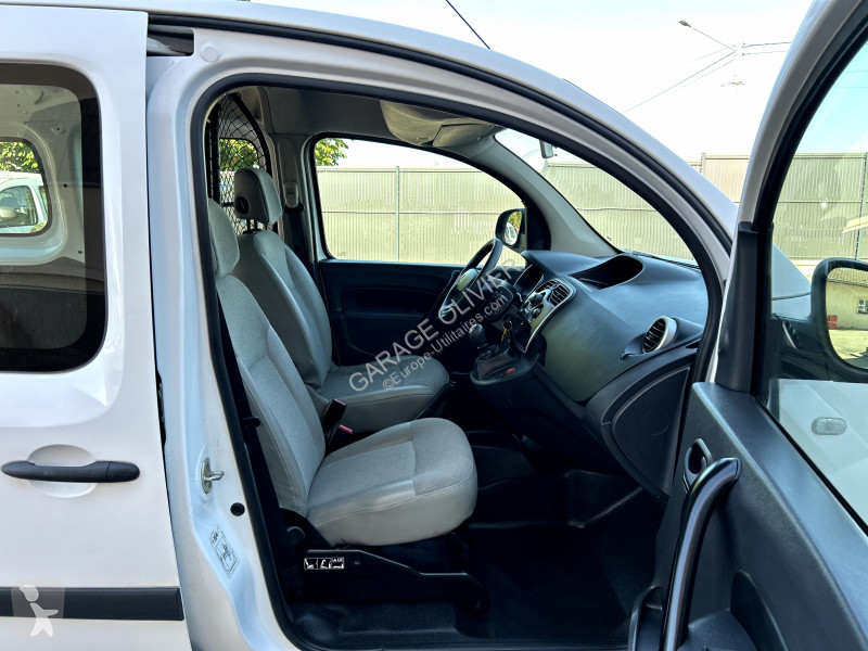 Véhicule utilitaire Renault Maxi Grand Volume...