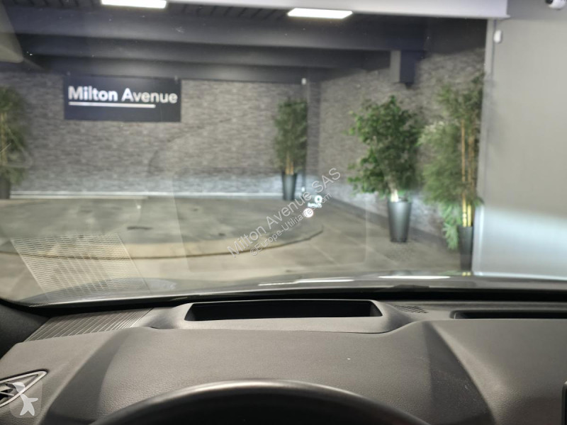 Samochód dostawczy Nissan QASHQAI 1.5 e-Power -...
