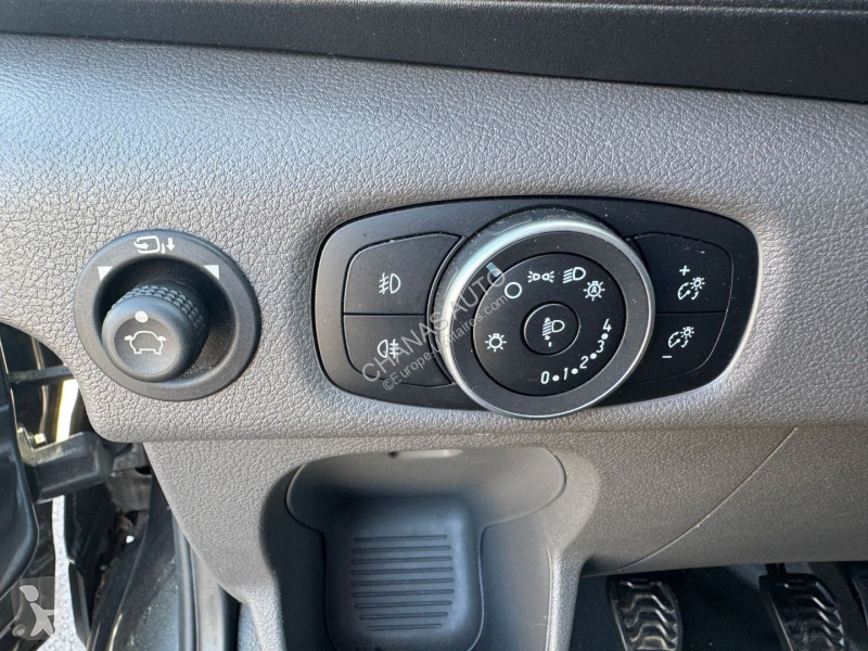 Véhicule utilitaire Ford 350 L2H2 2.0 EcoBlue...
