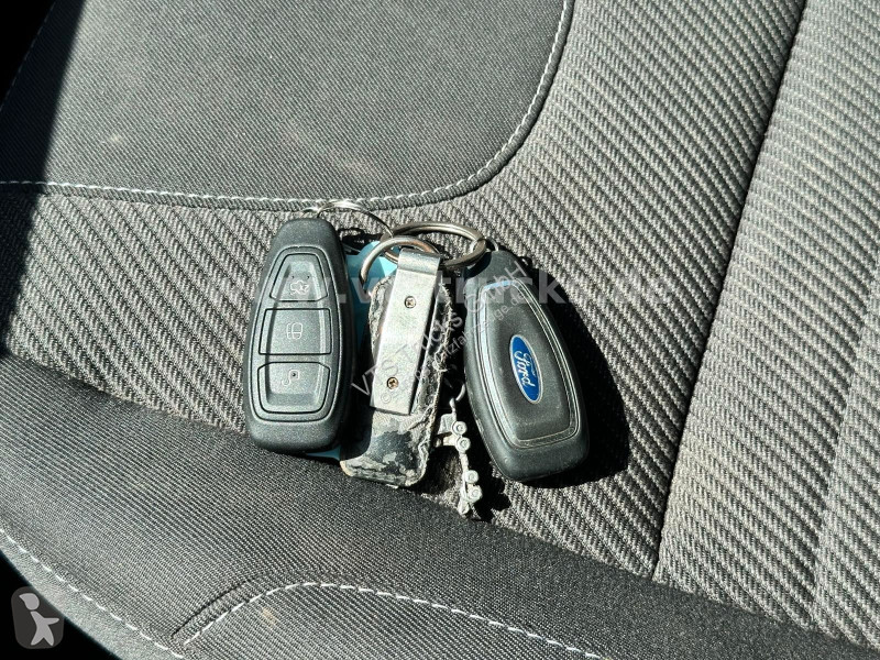 عربة نفعية Ford Sync Edition