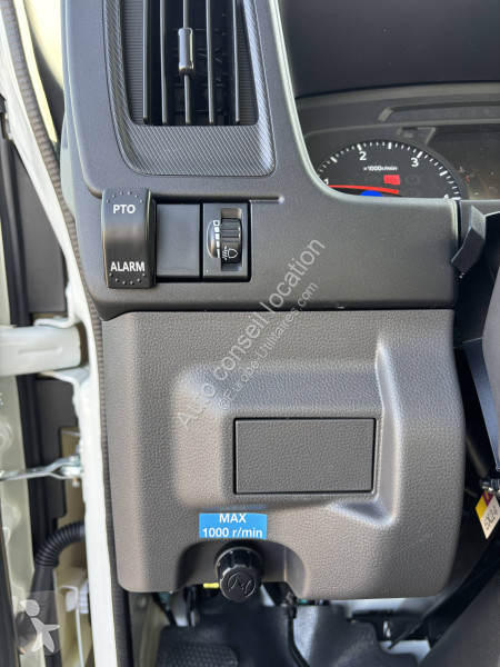 Furgoneta Isuzu PLATEAU+GRUE FASSI F30M.0.23...