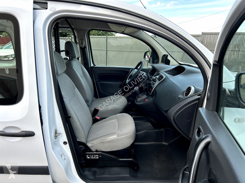 Véhicule utilitaire Renault Maxi Grand Volume...