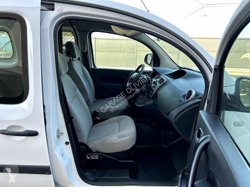 Véhicule utilitaire Renault Maxi Grand Volume...