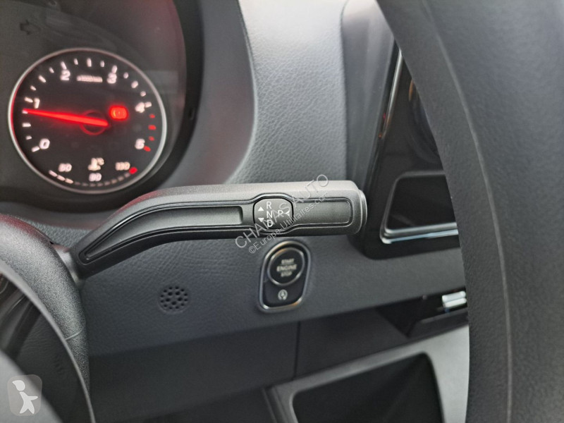 Véhicule utilitaire Mercedes 317 CDI 43 3.5T...