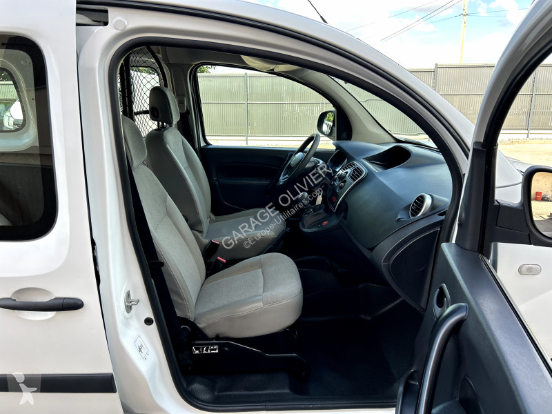Véhicule utilitaire Renault Maxi Grand Volume...