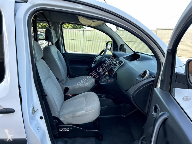 Véhicule utilitaire Renault Maxi Grand Volume...