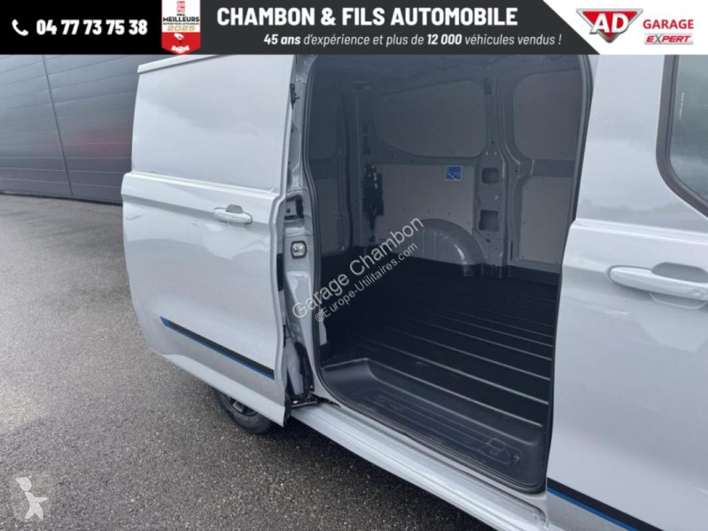 Samochód dostawczy Ford FOURGON 320 L1H1 2.0...