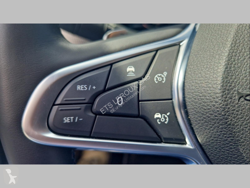 عربة نفعية Renault ARKANA