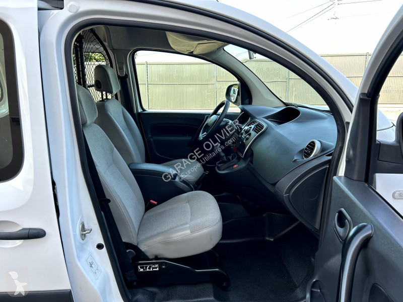Véhicule utilitaire Renault Maxi Grand Volume...