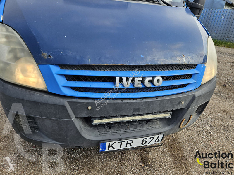 Véhicule utilitaire Iveco  35C15V