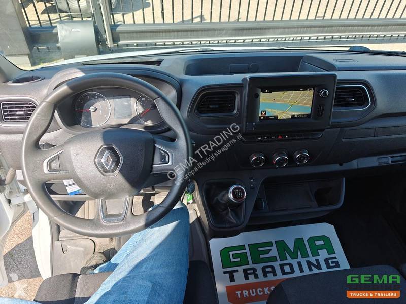 Furgoneta Renault 4x2 Day Cab (3 Persons)...
