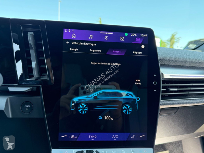 Véhicule utilitaire Renault E-tech 220 ch Techno