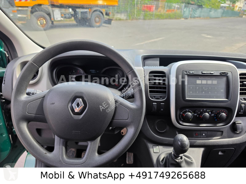 عربة نفعية Renault Combi 9 Sitzer...