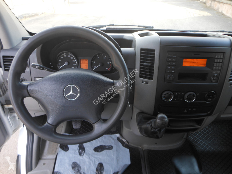 Véhicule utilitaire Mercedes Benne 514 CDI 37...