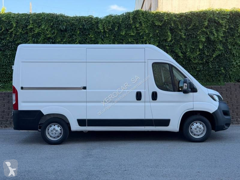 عربة نفعية Peugeot