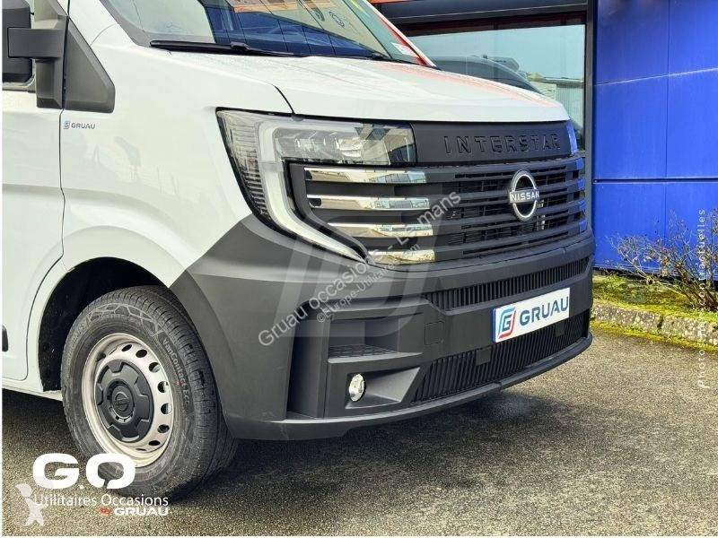 Samochód dostawczy Nissan