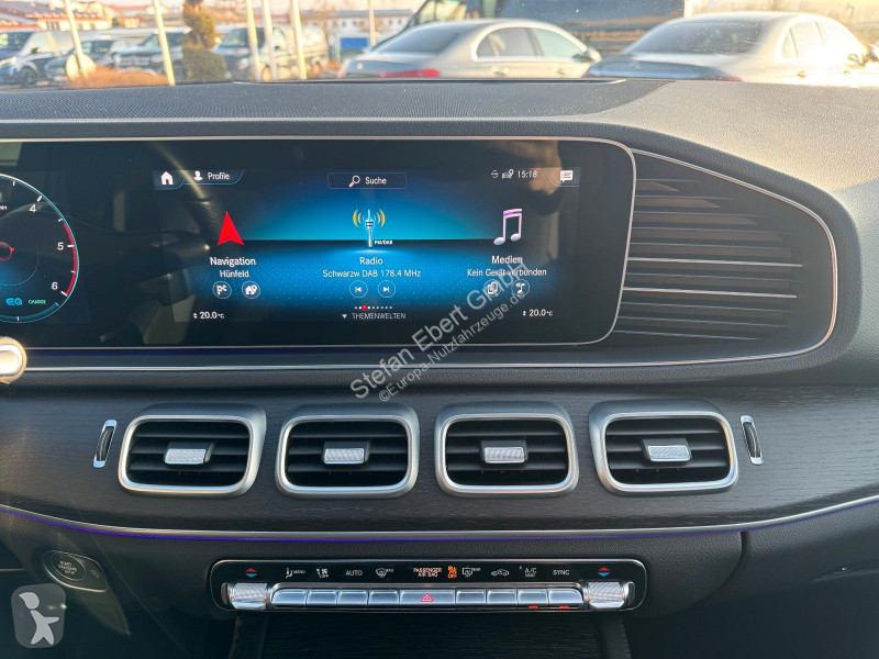 عربة نفعية Mercedes 300 d AMG...