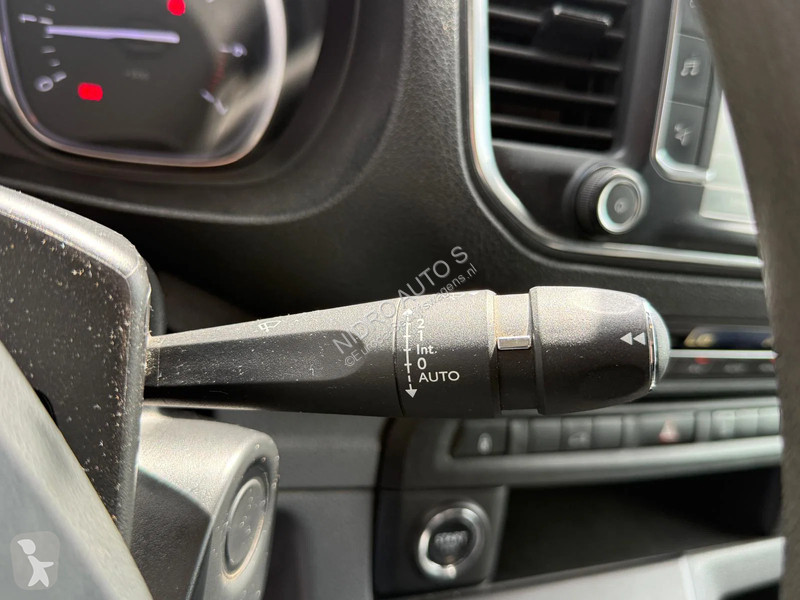 عربة نفعية Toyota 2.0 D Professional 2x...