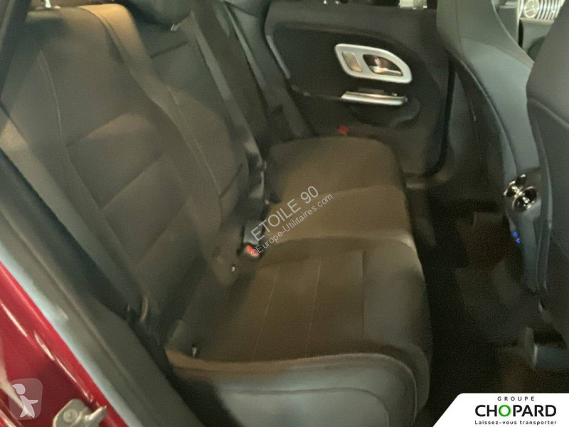 عربة نفعية Mercedes CLA 180 8F-eDCT