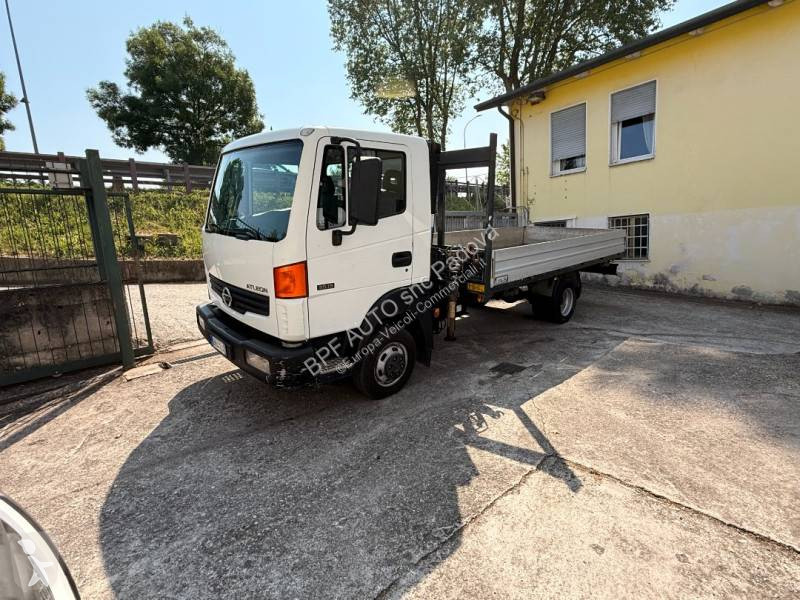 Samochód dostawczy Nissan