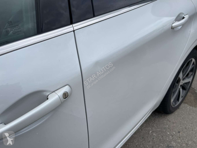 عربة نفعية Peugeot