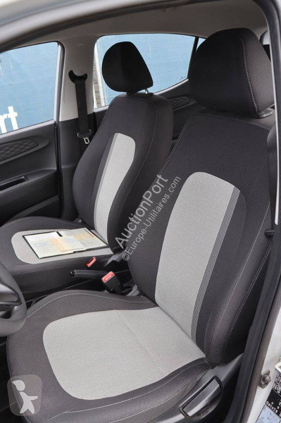 عربة نفعية Hyundai i10