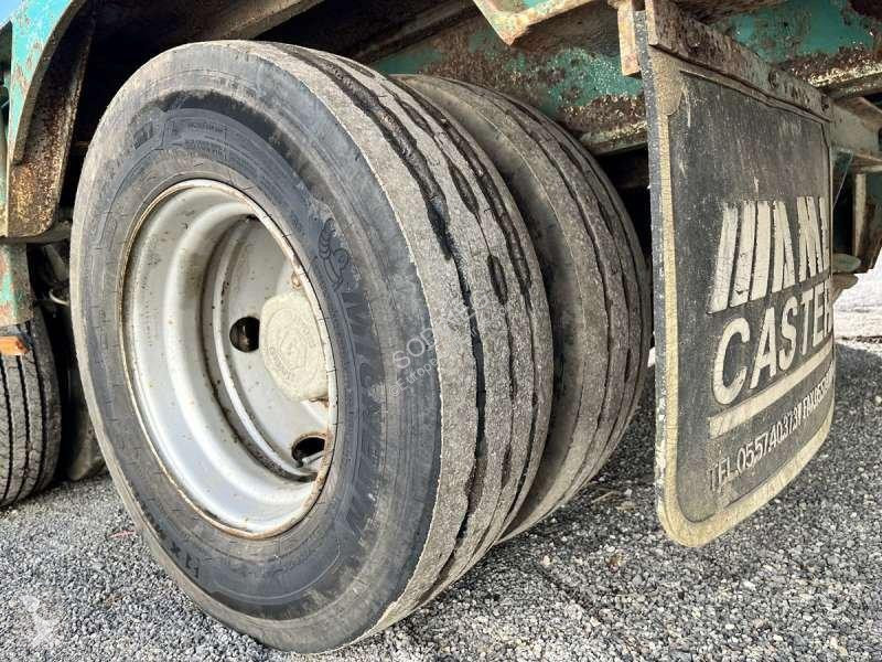 Véhicule utilitaire   3 ESSIEUX