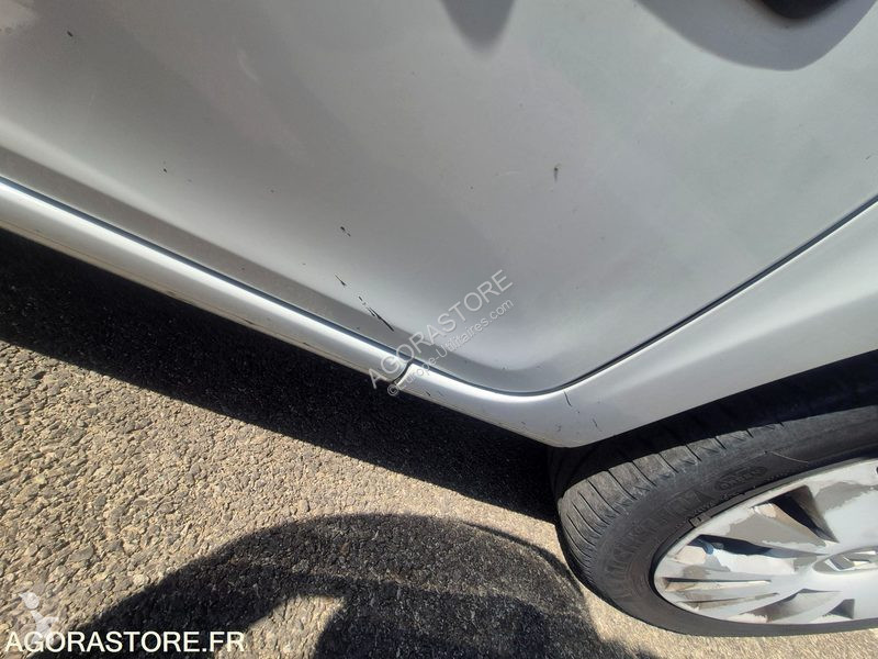 عربة نفعية Renault CLIO