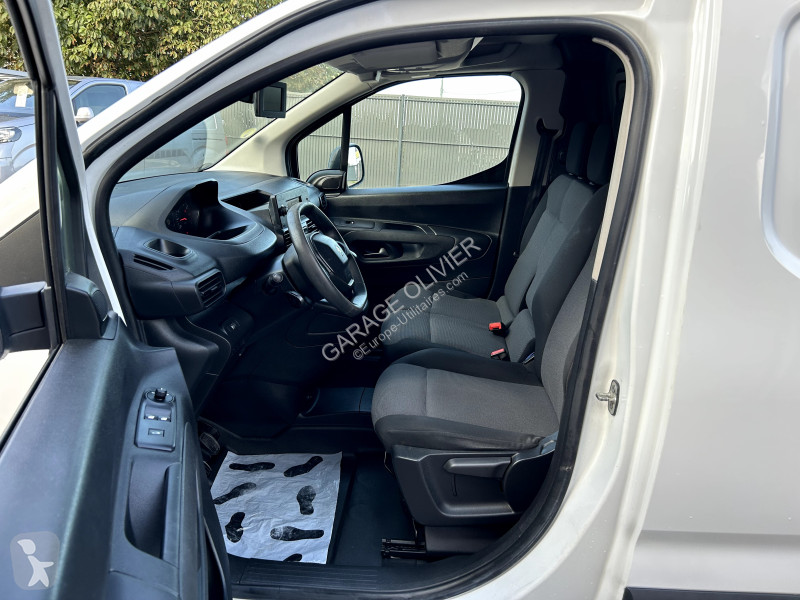 Furgoneta Peugeot Standard 1000KG Bluehdi 100...