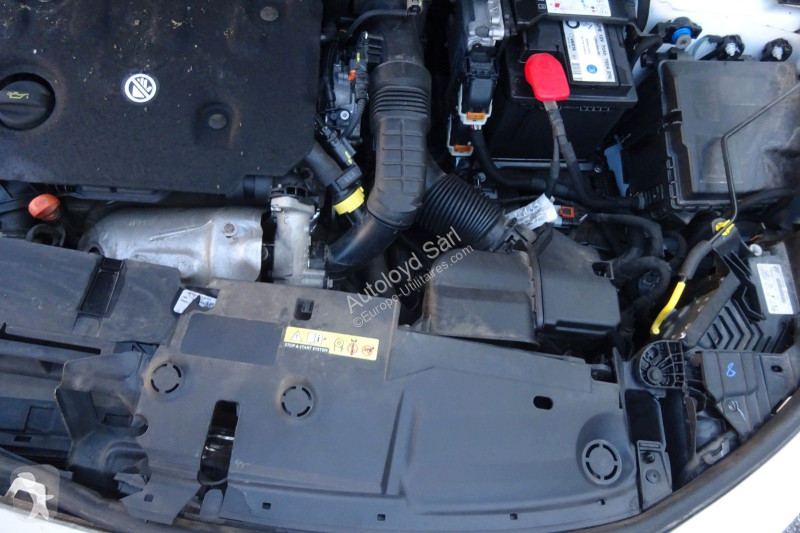 عربة نفعية Peugeot BREAK 1,5 HDI 131