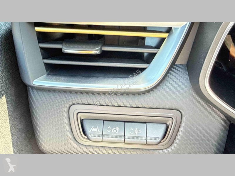 عربة نفعية Renault CLIO V
