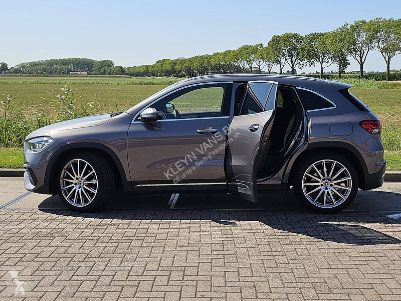 عربة نفعية Mercedes 4Matic AMG Line GLA