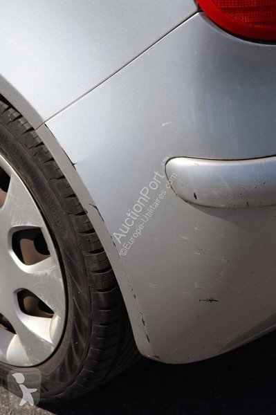 Samochód dostawczy Mitsubishi