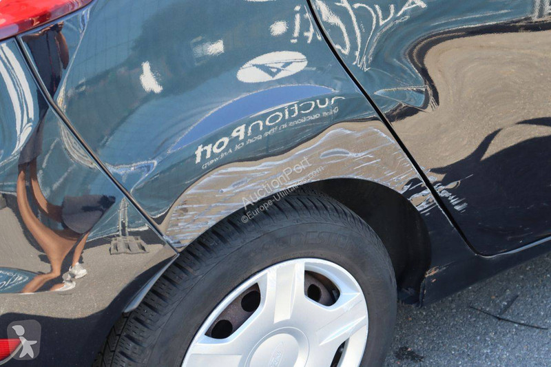 عربة نفعية Ford